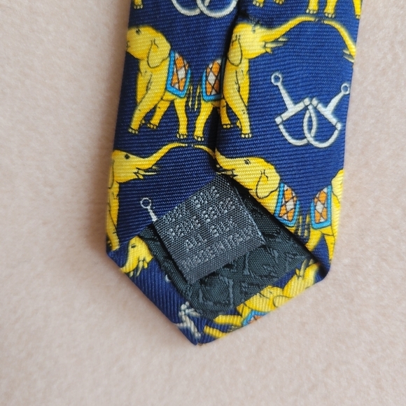 Gherardini Firenze 100% Silk Made In Italy Elephant Motif Tie - Picture 4 of 8